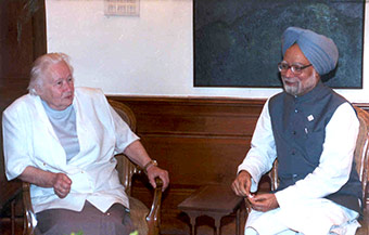 Ludmila Sciaposhnikova e Monmahan Singh, primo ministro dellIndia
