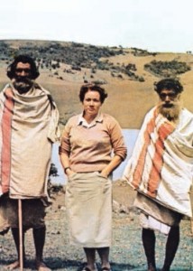Л.В. Шапошникова в гостях у племени тода, Нильгири, 1964 г.