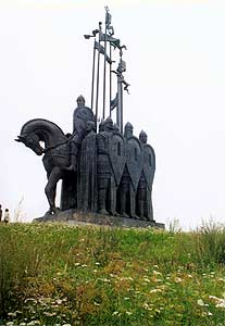 Памятник Александру Невскому и его дружине, посвященный Ледовому Побоищу. Соколиная гора