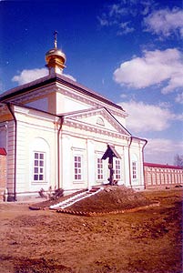 Троицко-Варницкий монастырь. Построен в XV веке в пос. Варницы на месте рождения Преподобного Сергия Радонежского