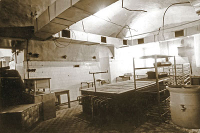 При Минтяжмаша СССР - кухня столовой. Отреставрирована в 2001 г.